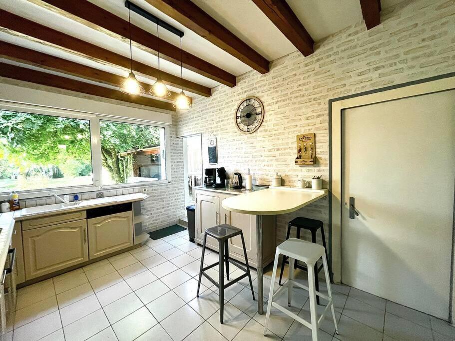 La Casa Del Papa - Maison Spacieuse Avec Jardin Dole Extérieur photo